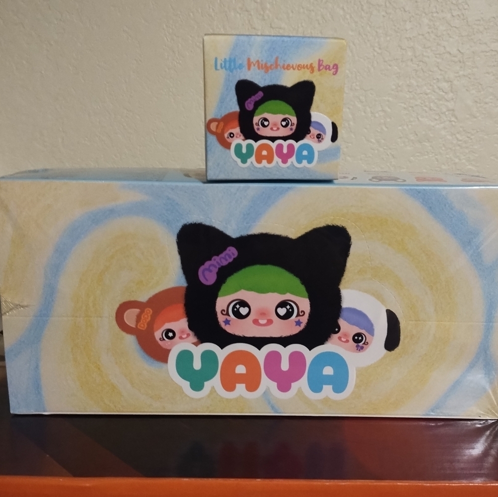 Full Case- Pop Mart- YAYA- Little Mischievous Bag